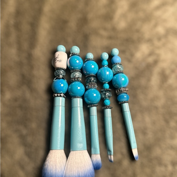 HOST PICK 5 pieces Aqua Blue Beaded Make-up Brushes - Picture 7 of 9